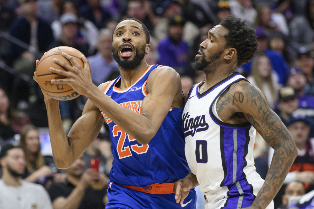 公牛战胜尼克斯，拉文表现出色独揽+得分的简单介绍