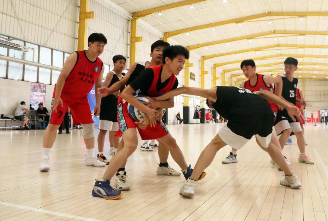 包含篮球训练营火热展开，新晋球员展现天赋的词条