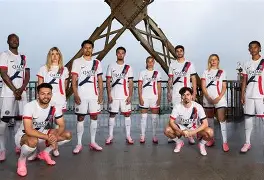 包含巴黎圣日耳曼签下新前锋，雄心冲击联赛冠军的词条